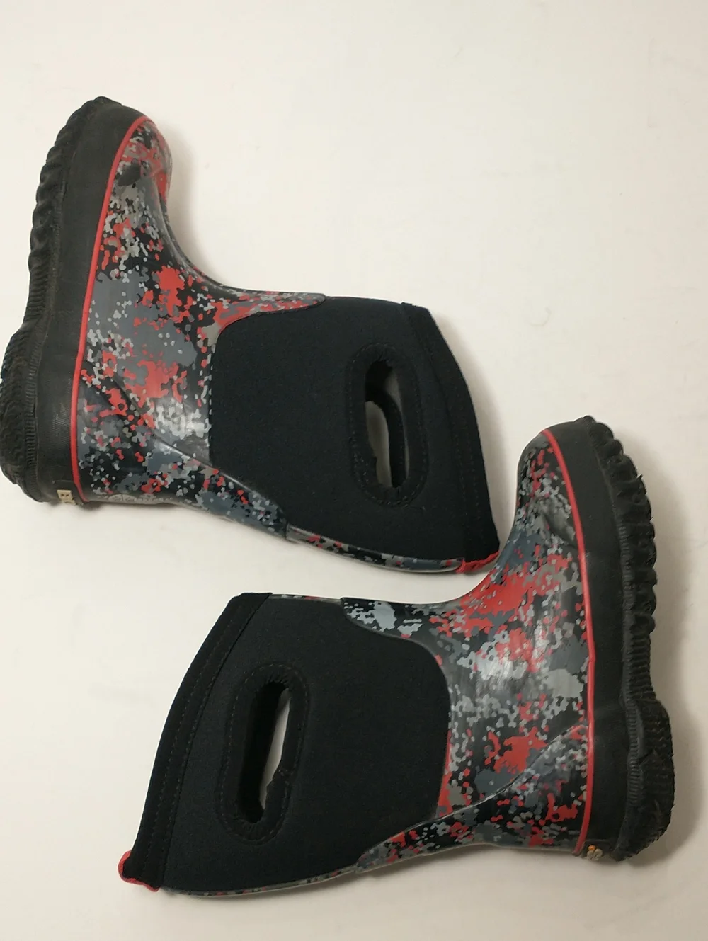 Bogs Classic Waterproof Winter Boot, Toddler Size 9, Red / Black, Rated -30°F